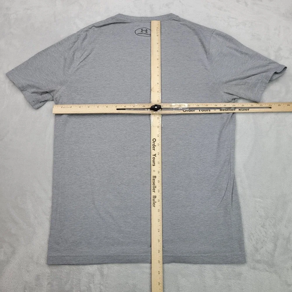 Under Armour Shirt Mens Small Grey Crew Golf Heatgear Loose‎ Base UA BaseAdult *